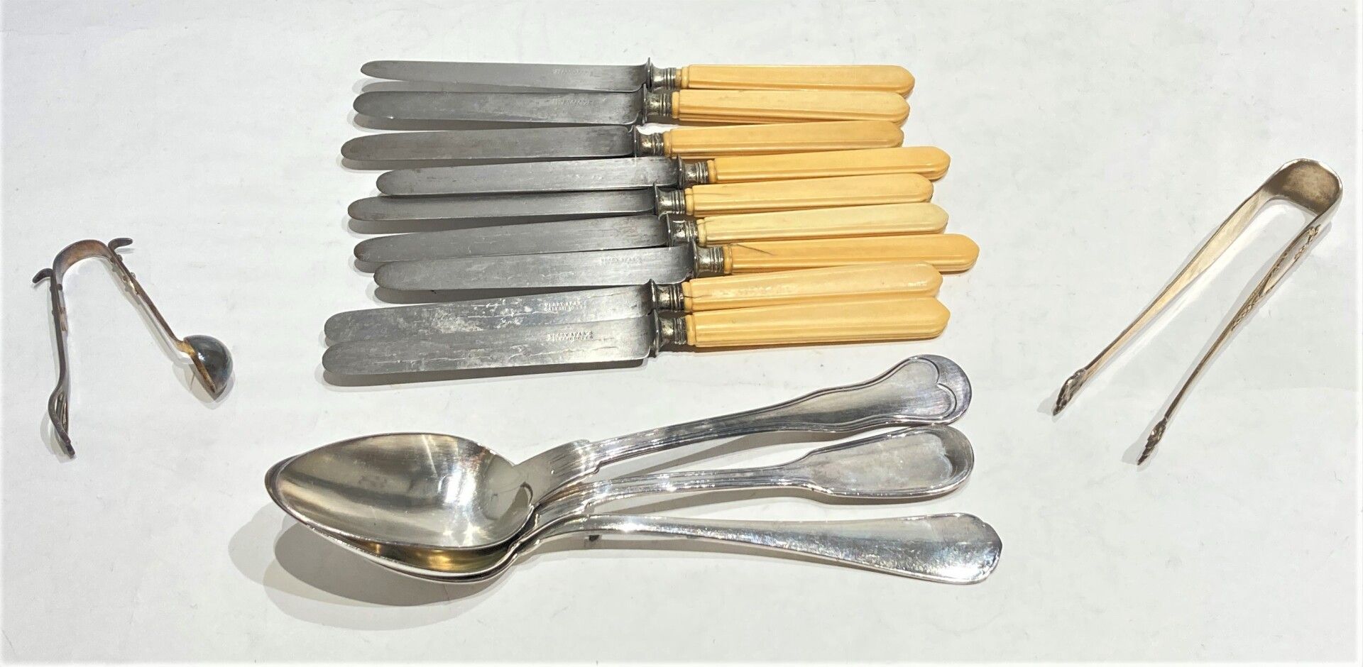 Null Strong set of silver plated cutlery