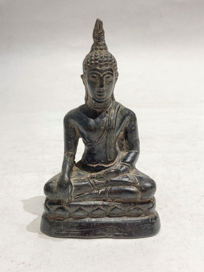 Null SOUTH EAST ASIA

Seated Buddha in bronze (accidents)