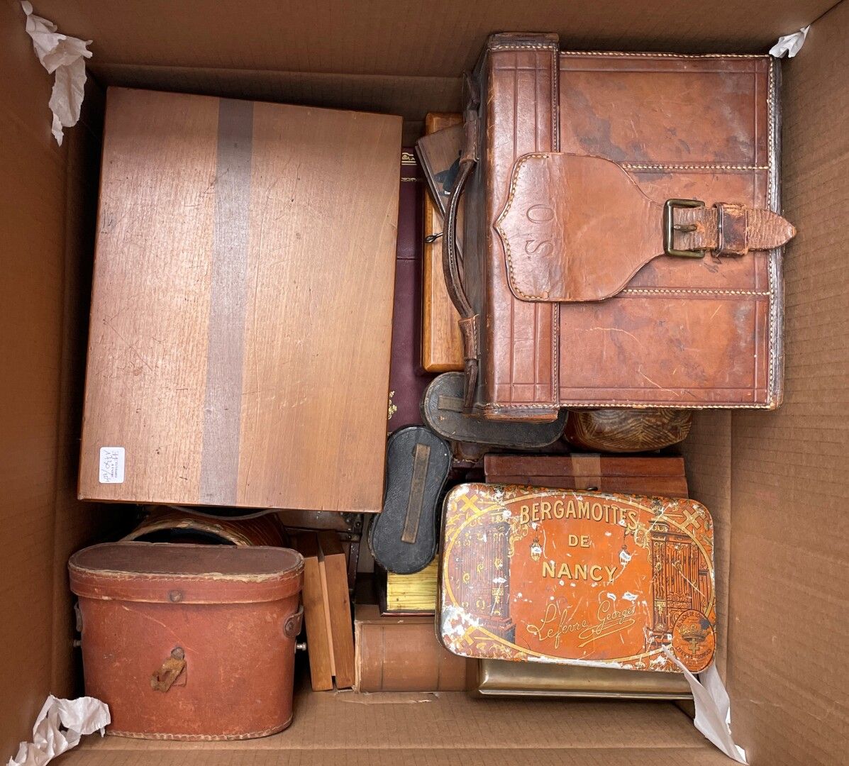 Null Lote de cajas diversas de madera, marquetería, metal, piel de cerdo

Inclui&hellip;