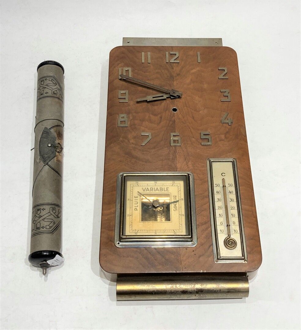 Null 1930年代风格的木质和黄铜挂钟，带气压计和温度计



附上。

木质和金属圆筒上的利莫内尔纸卷："T75481A-Lola-Danza Haban&hellip;