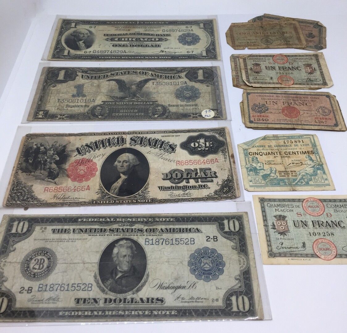 Null Un lot de billets étrangers (dollars US anciens)