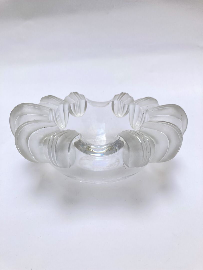 Null HOUSE LALIQUE AFTER A MODEL OF MARIE-CLAUDE LALIQUE (1935-2003)

"Athena".
&hellip;
