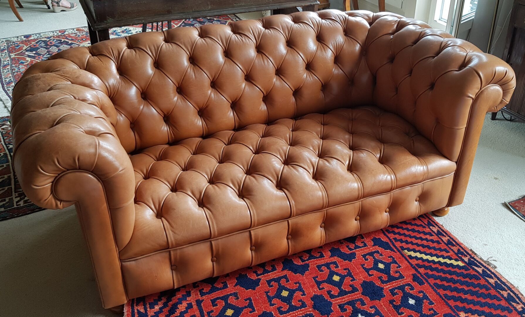 Null Chesterfield-Sofa aus fauvefarbenem Leder