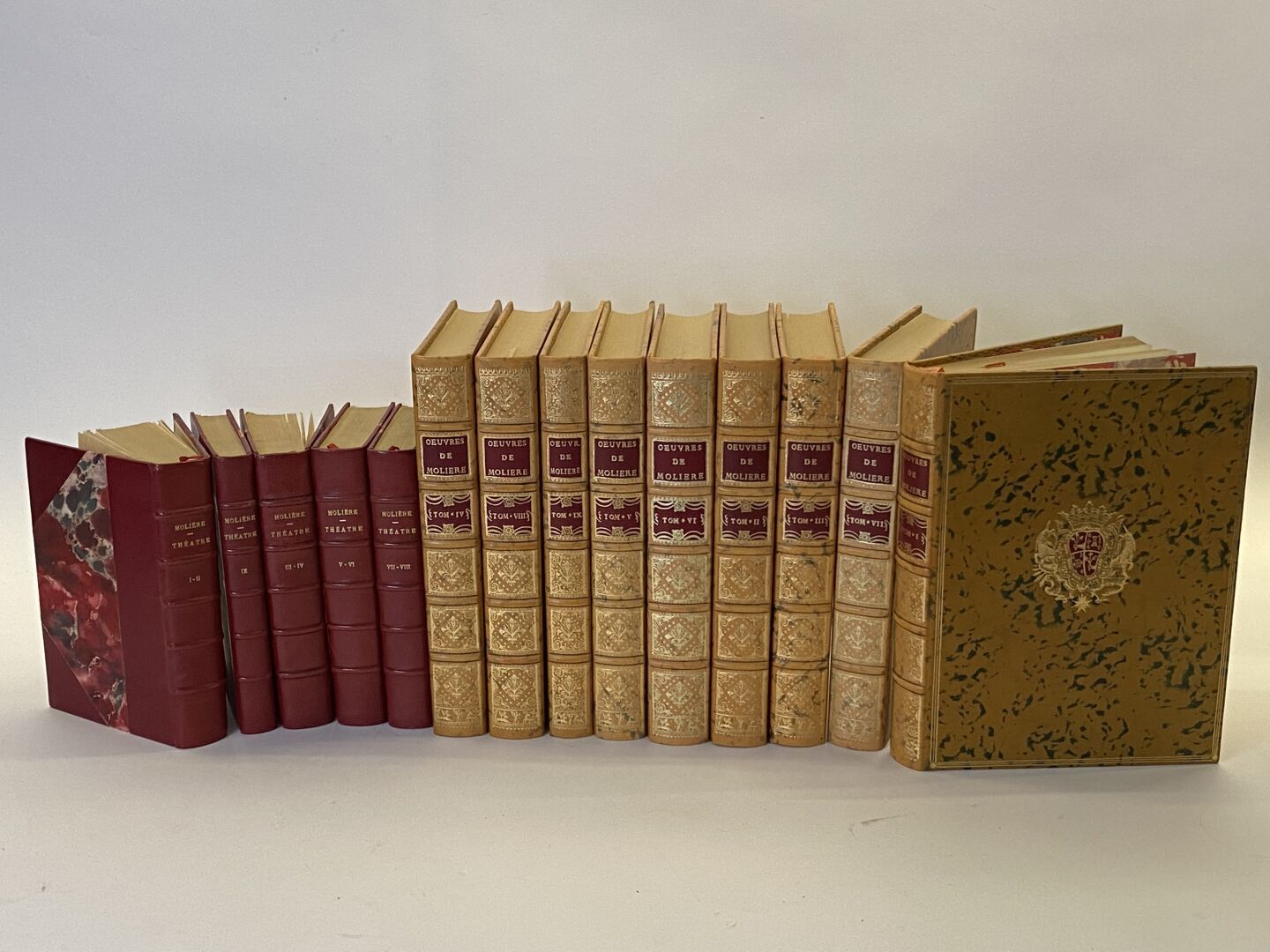 Null Molière. Set di 14 libri, tra cui: 



- Oeuvres de Molière. Edizione per i&hellip;