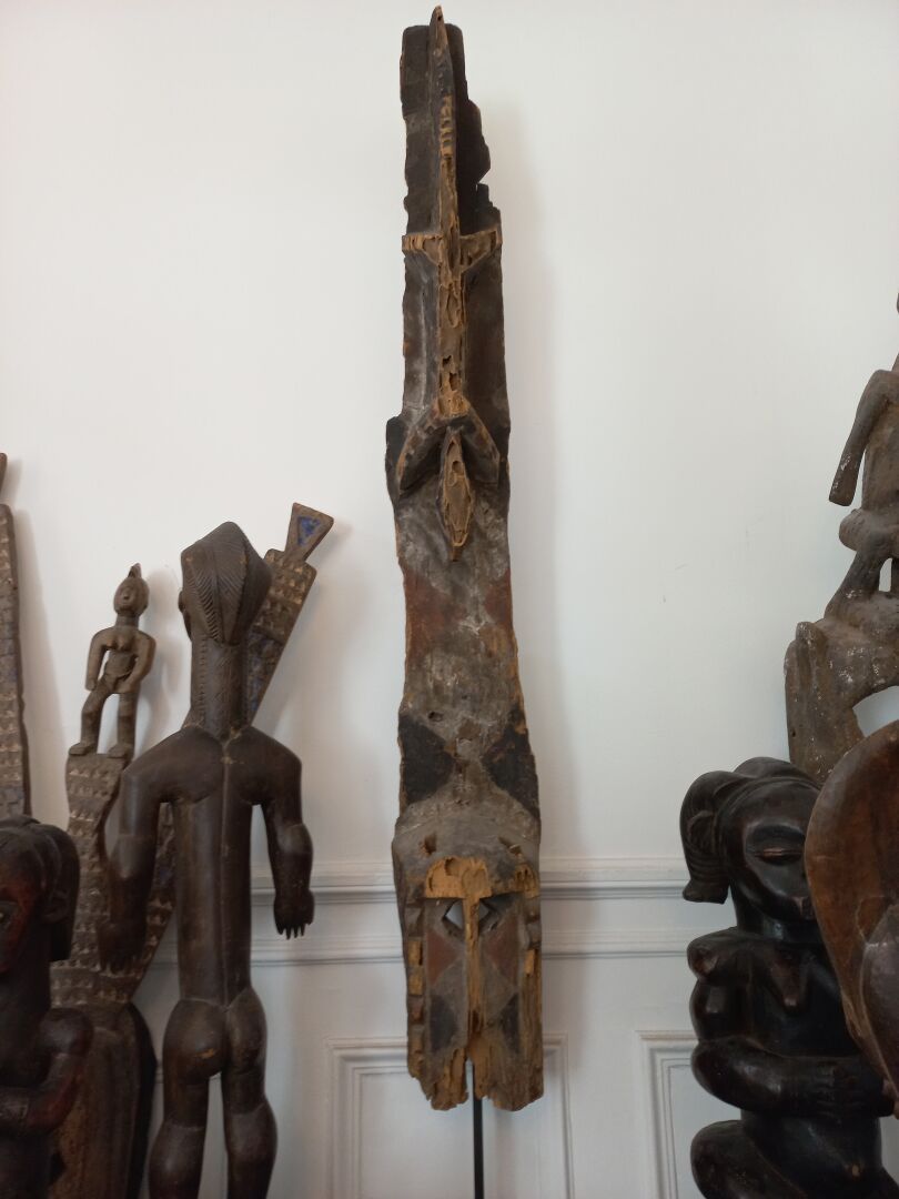Null Maschera in stile Sirigé, Dogon, Mali

Altezza 122 cm