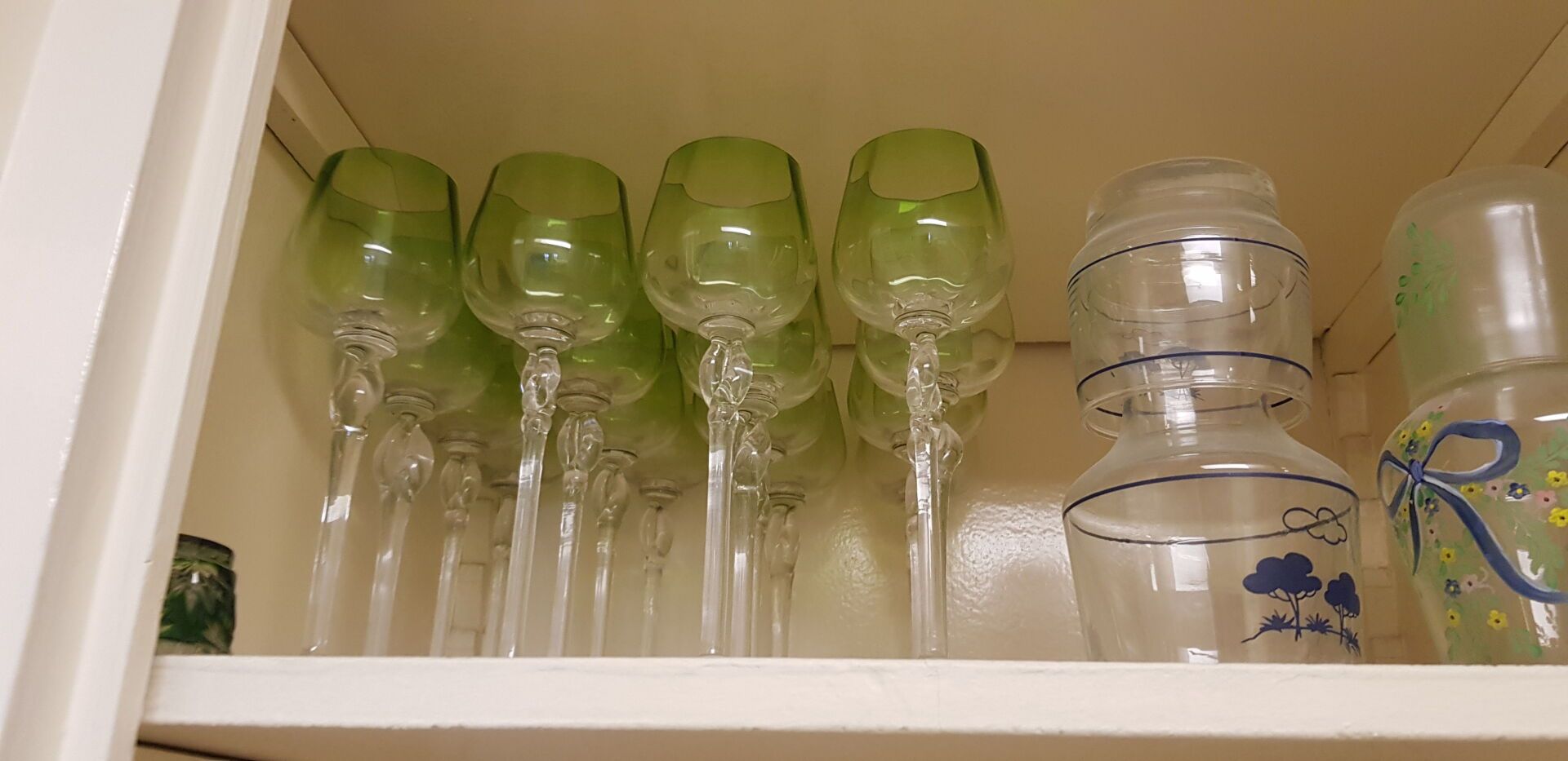 Null Lot of glassware mismatched