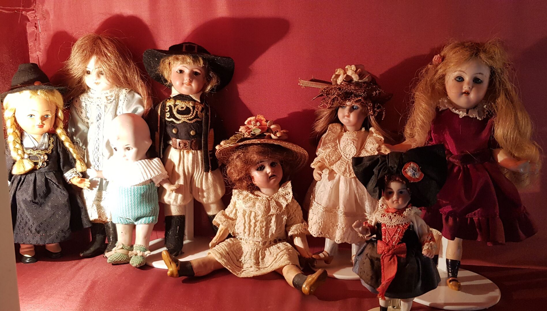 Null 8 Puppen und Figuren