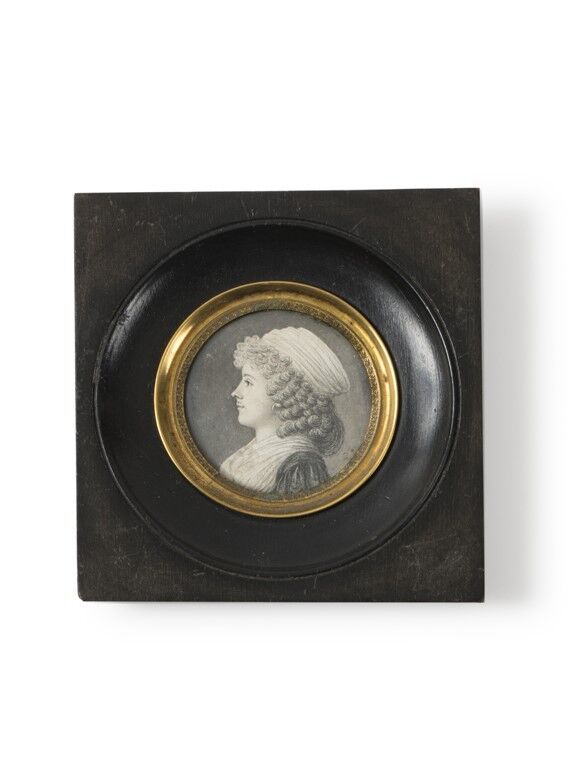 Null ECOLE du XIXème siècle
Portrait de femme de profil
Miniature à la plume
Dia&hellip;