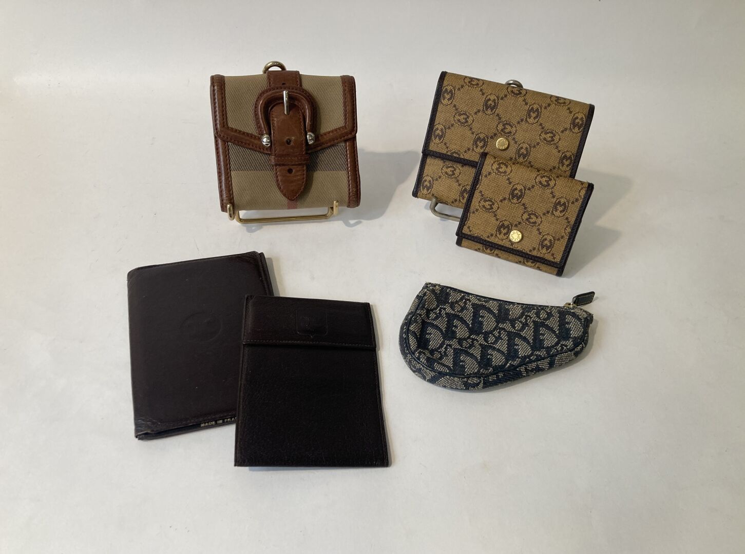 Null Small leather goods: 6 pieces (worn, as is)
- a Saddle Christian DIOR purse&hellip;