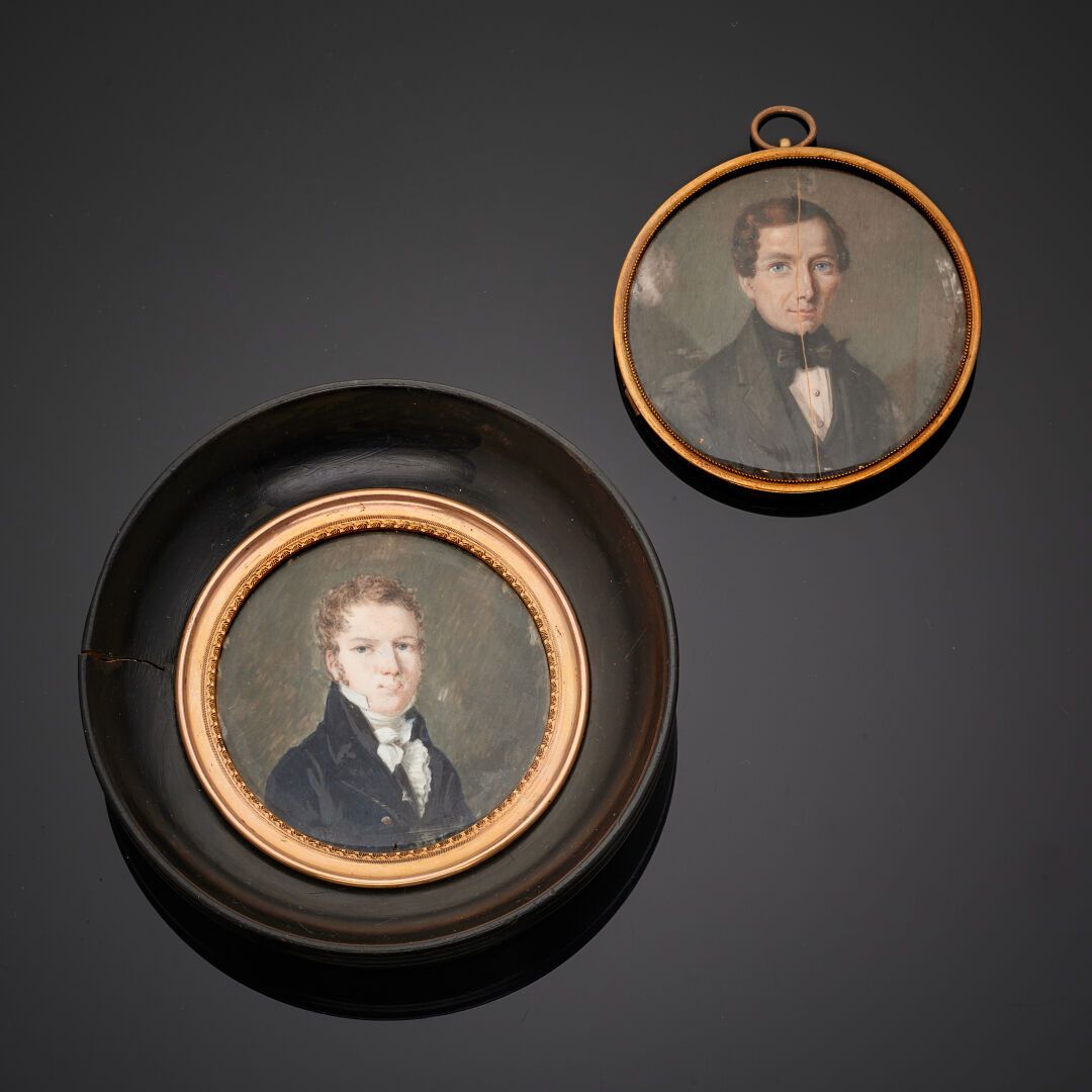 Null 19 世纪绘画
两幅男子肖像画
两幅水粉画，其中一幅已签名并注明日期为 1820 年
直径 6 厘米