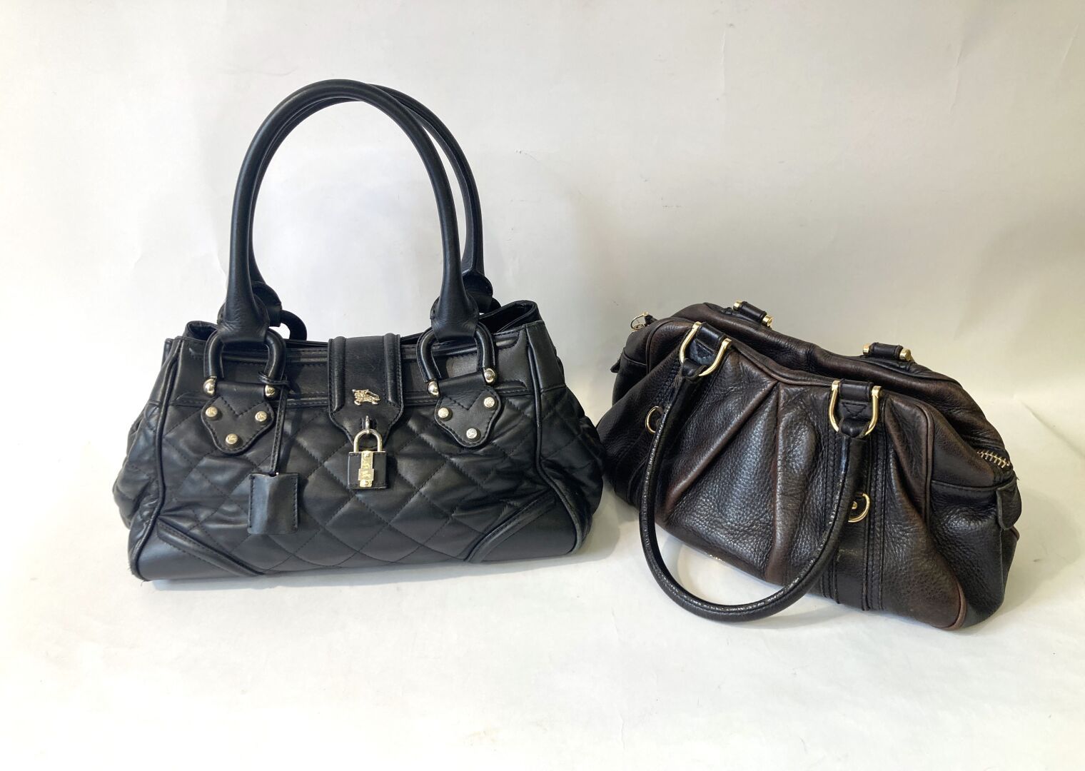 Null BURBERRY
Two bags (worn, as is) one in brown leather, gilded metal trim
35 &hellip;
