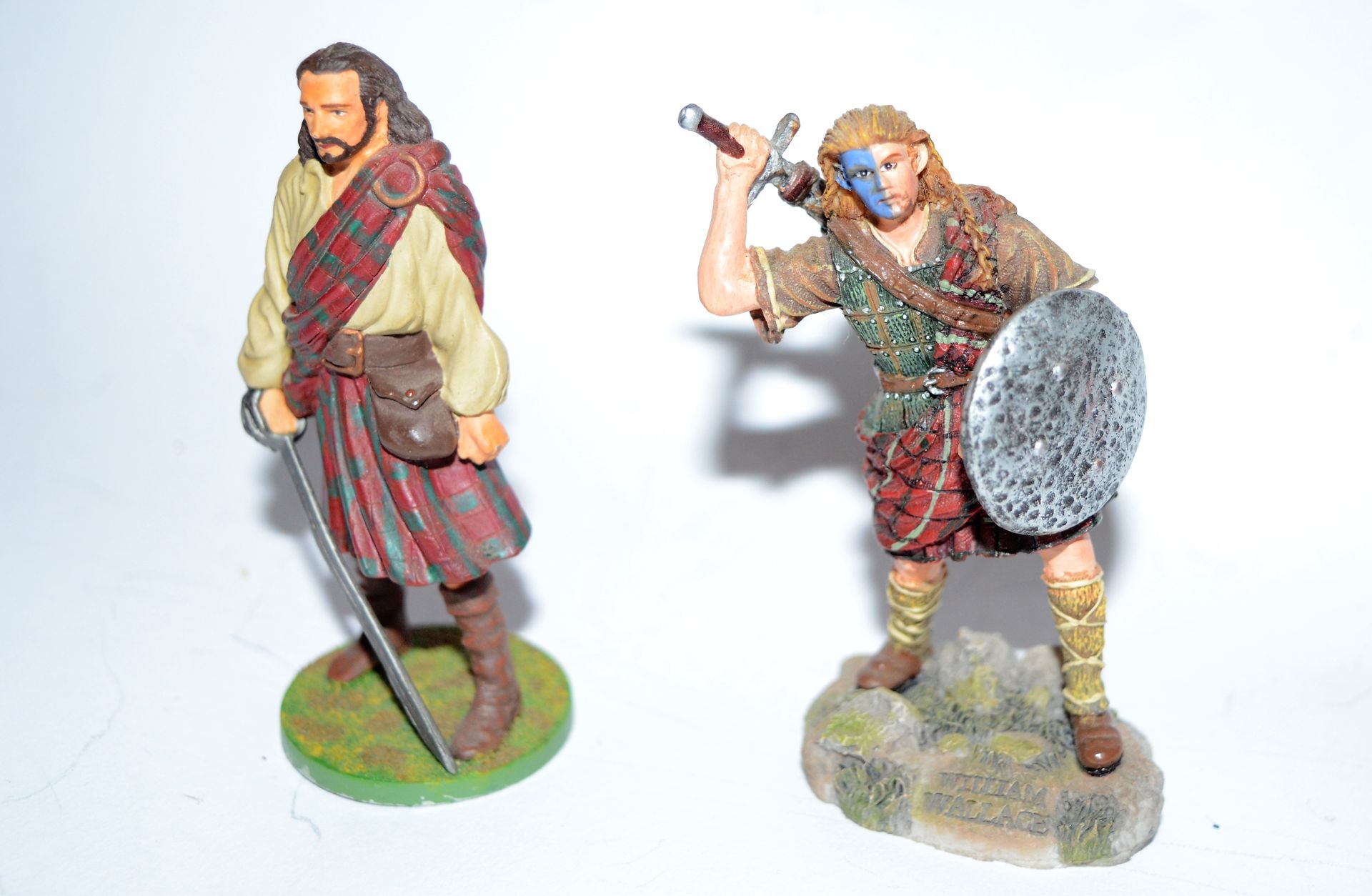 Null 2 héroes escoceses: 

William Wallace (en resina)

Rob Roy Nislen (metal)

&hellip;
