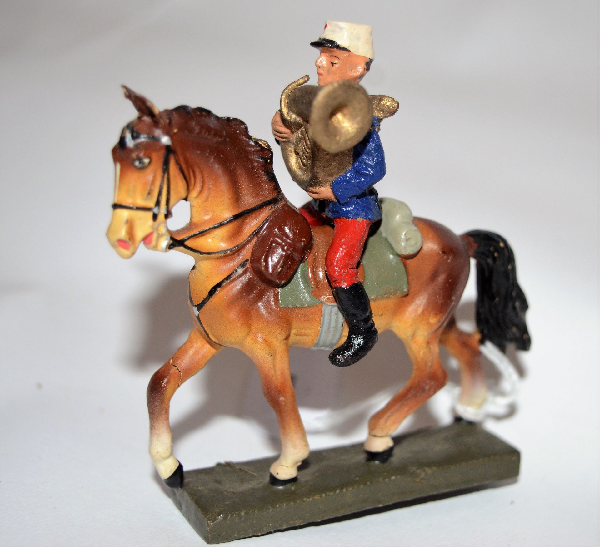 Null LINEOL: Musician on horseback of the French Foreign Legion. Height: 10 cm. &hellip;