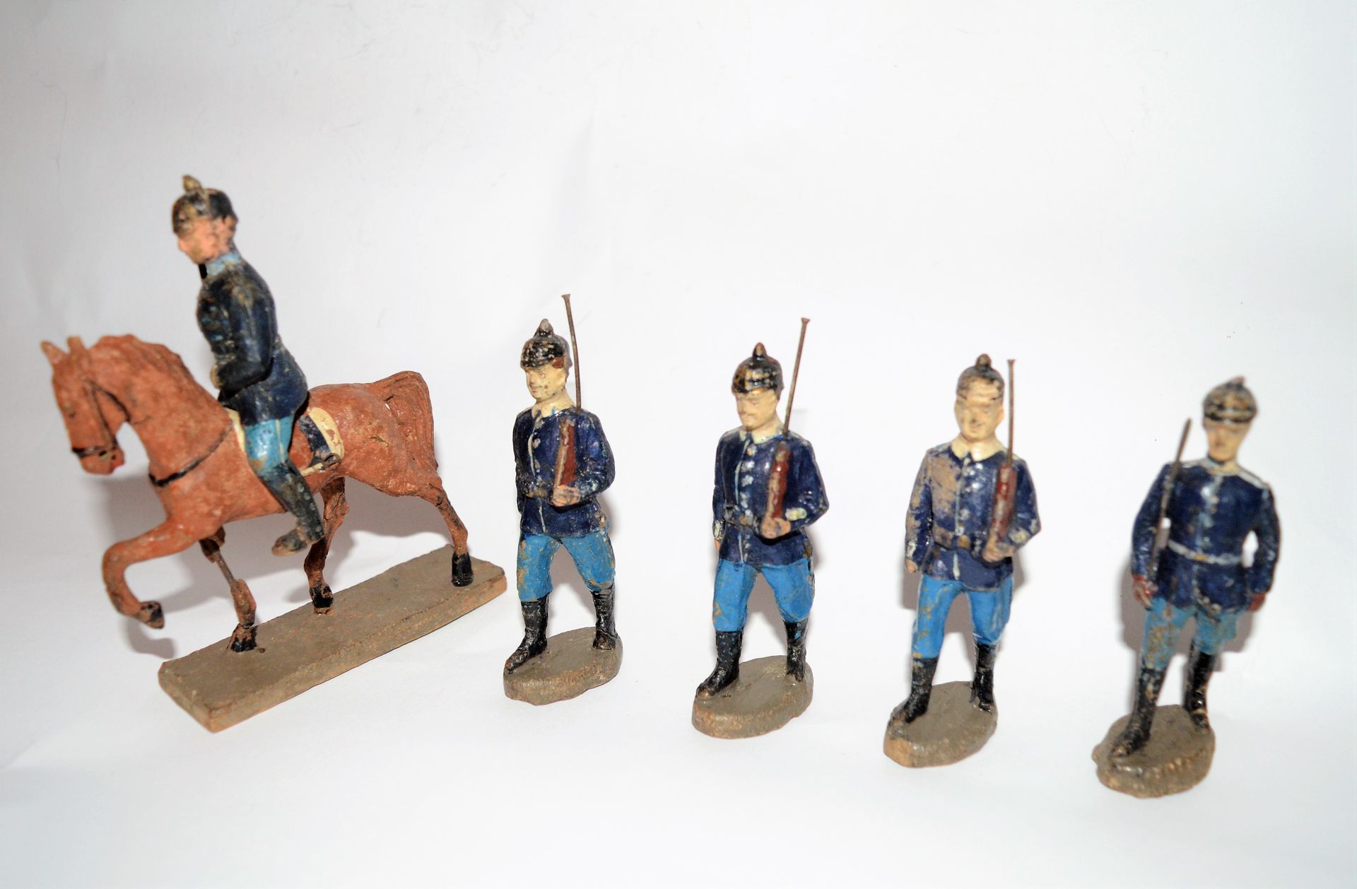 Null ELASTOLIN (5) large scale (10 cm); USA: 4 soldiers and an officer on horseb&hellip;