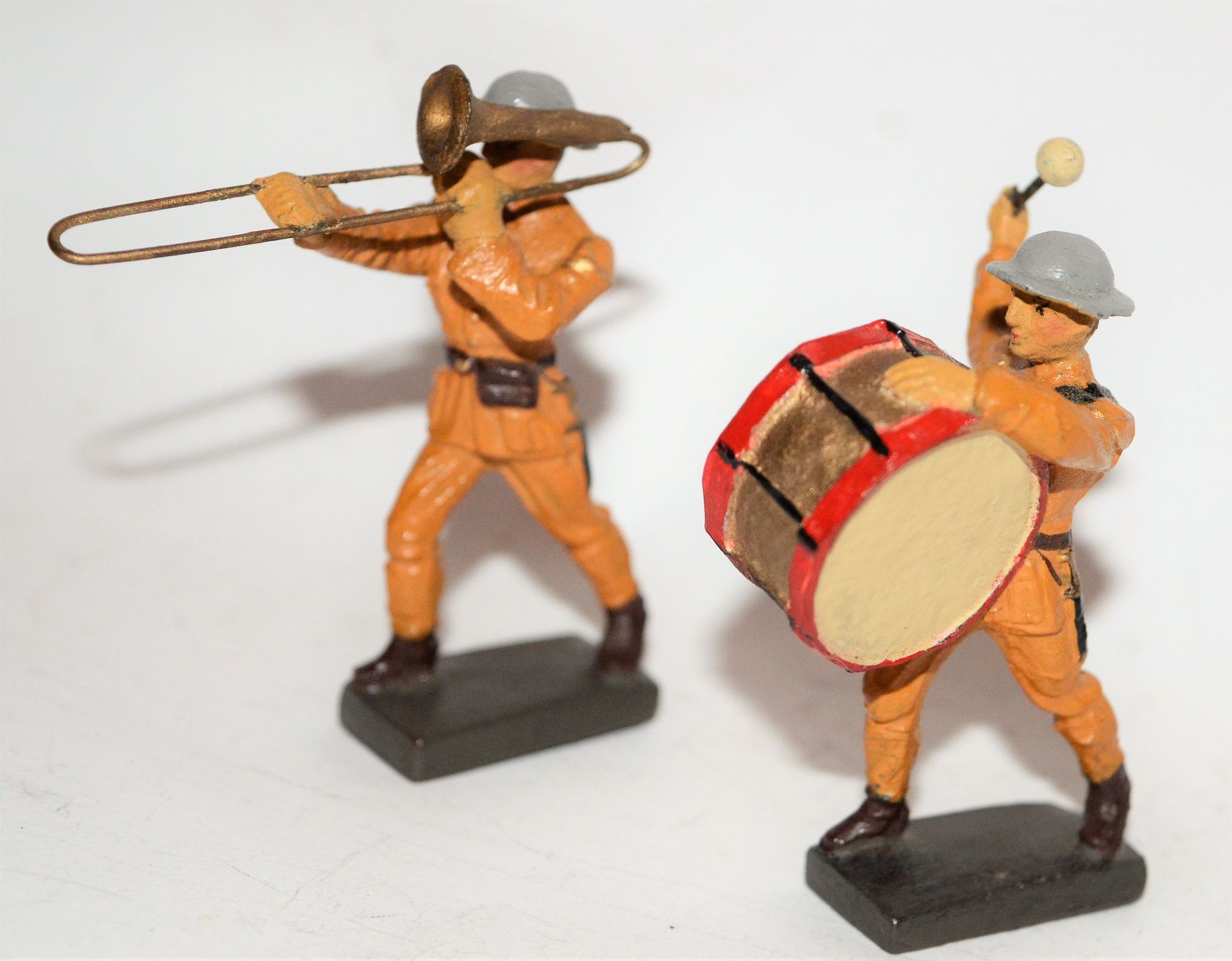 Null LINEOL (2): China: 2 soldiers musicians on parade. New condition, very rare&hellip;
