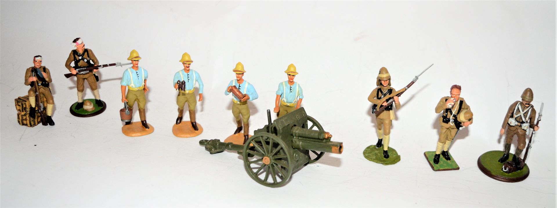 Null Production Anglaise moderne: ensemble de 9 soldats durant la campagne de Pa&hellip;