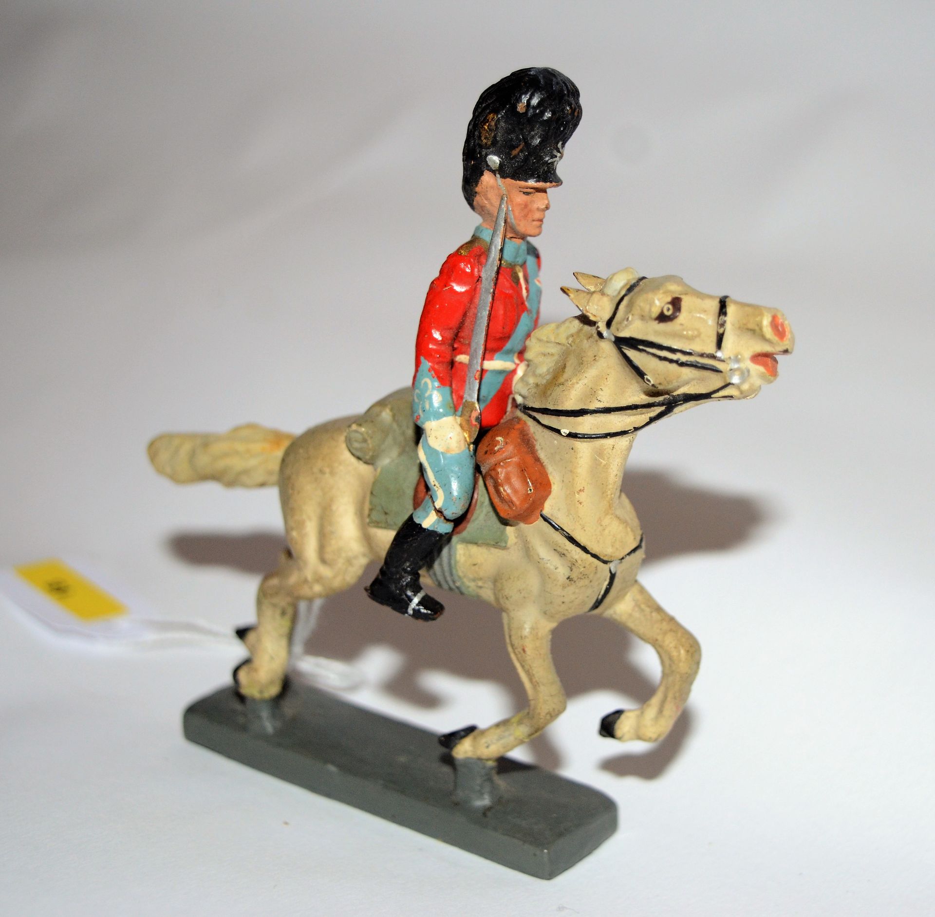 Null LINEOL: Danimarca: ufficiale superiore a cavallo. Altezza: 11,5 cm. Crepe s&hellip;