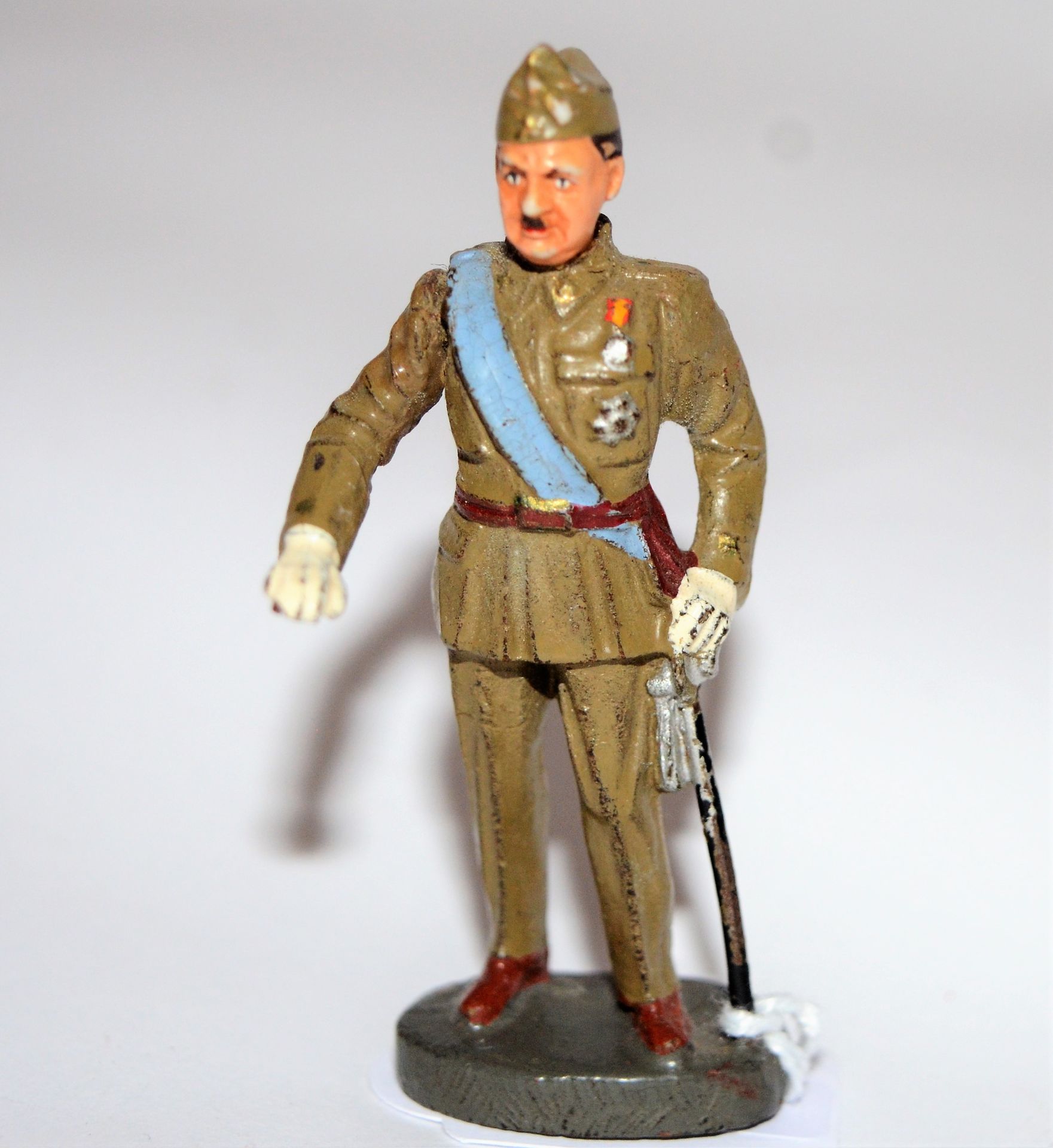 Null ELASTOLIN: Général Franco, version avec tête en porcelaine. Très bon état. &hellip;