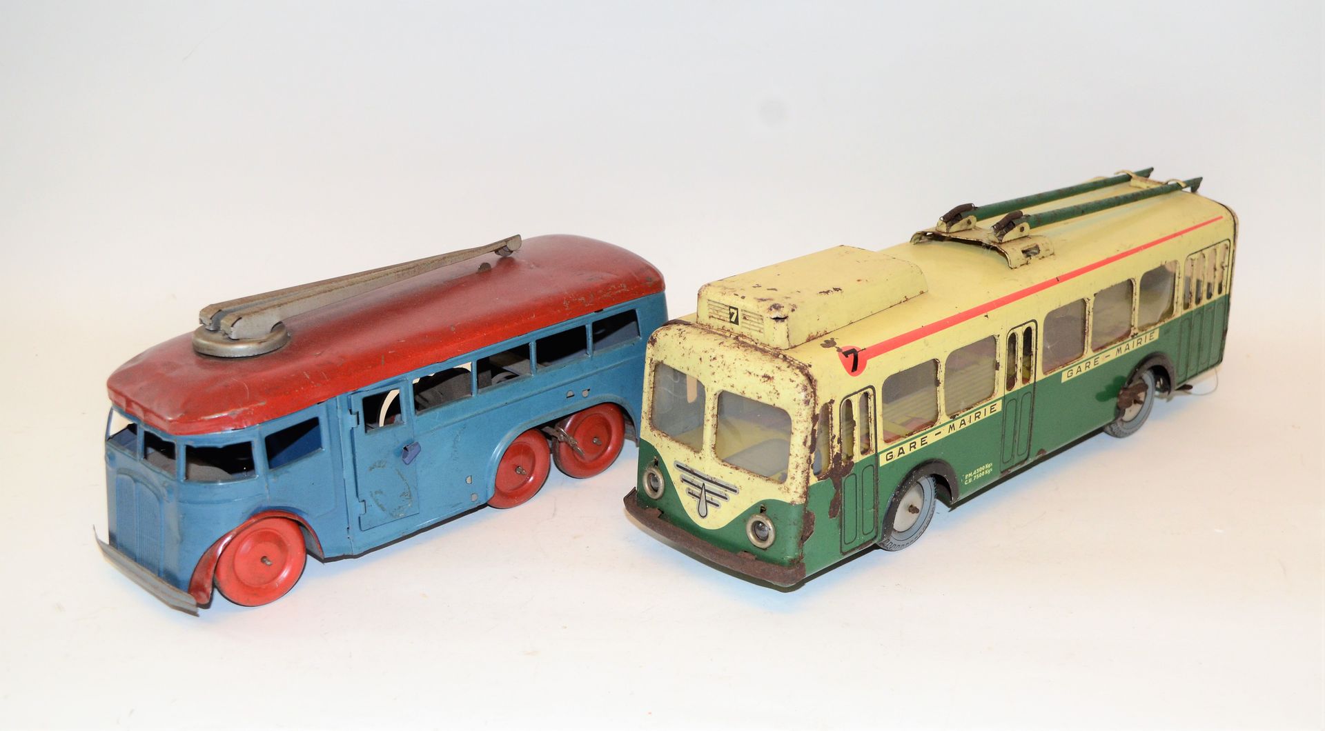 Null JOUSTRA: 2 trolley-buses in sheet metal:

 - "gare-mairie" from 1955, mecha&hellip;