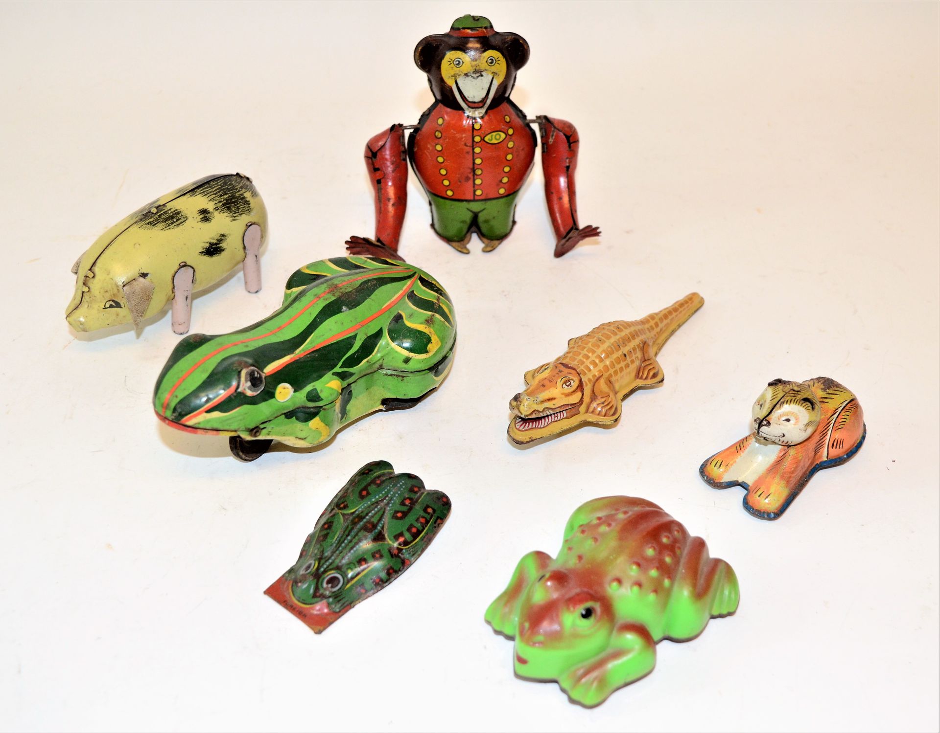 Null Set of 7 animals in sheet metal/plastic:

-JOUSTRA: mechanical monkey accro&hellip;