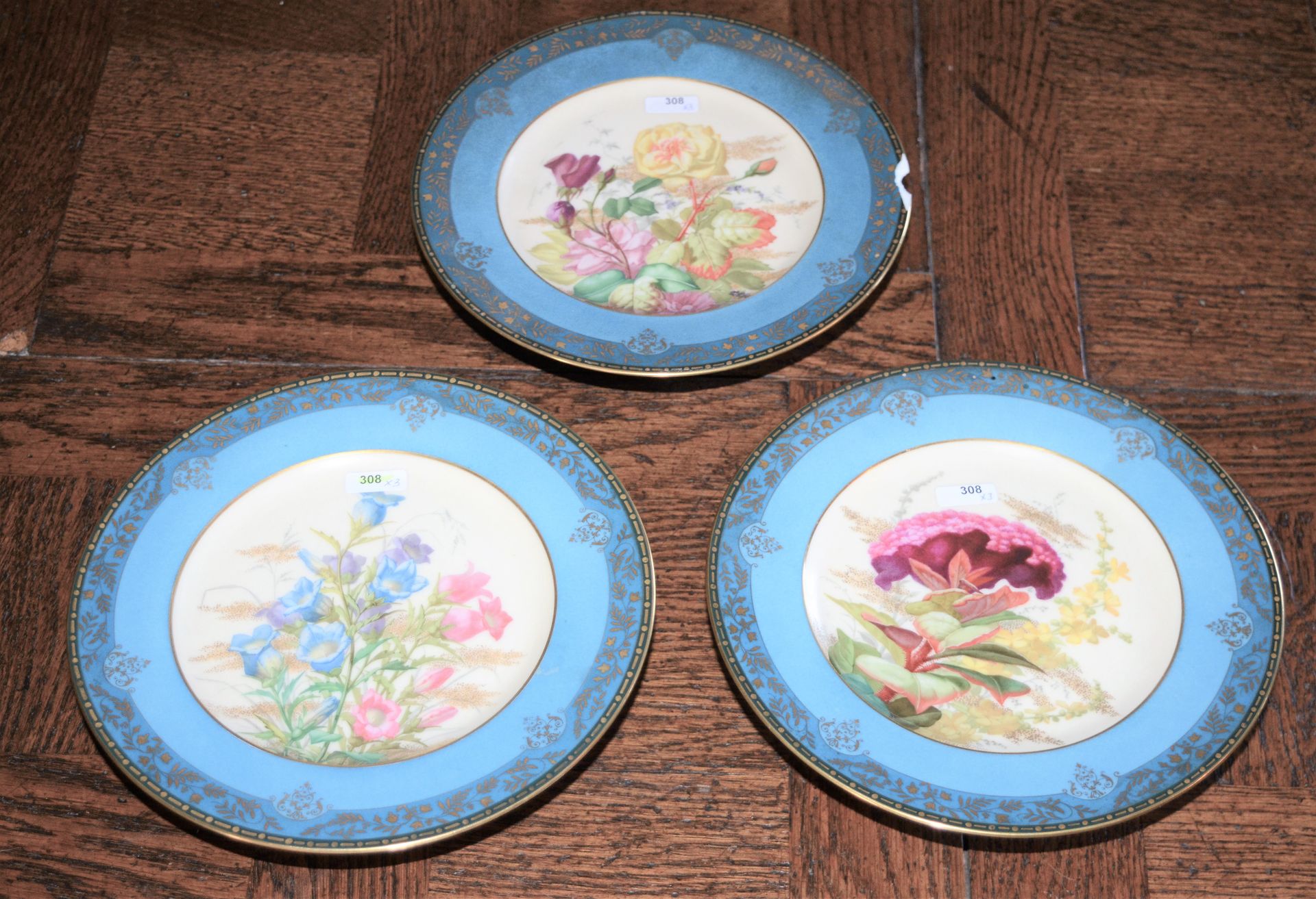 Null 
3 PLATES ON STANDS, late 19th century




2nd manufacture of Ixelles, peri&hellip;