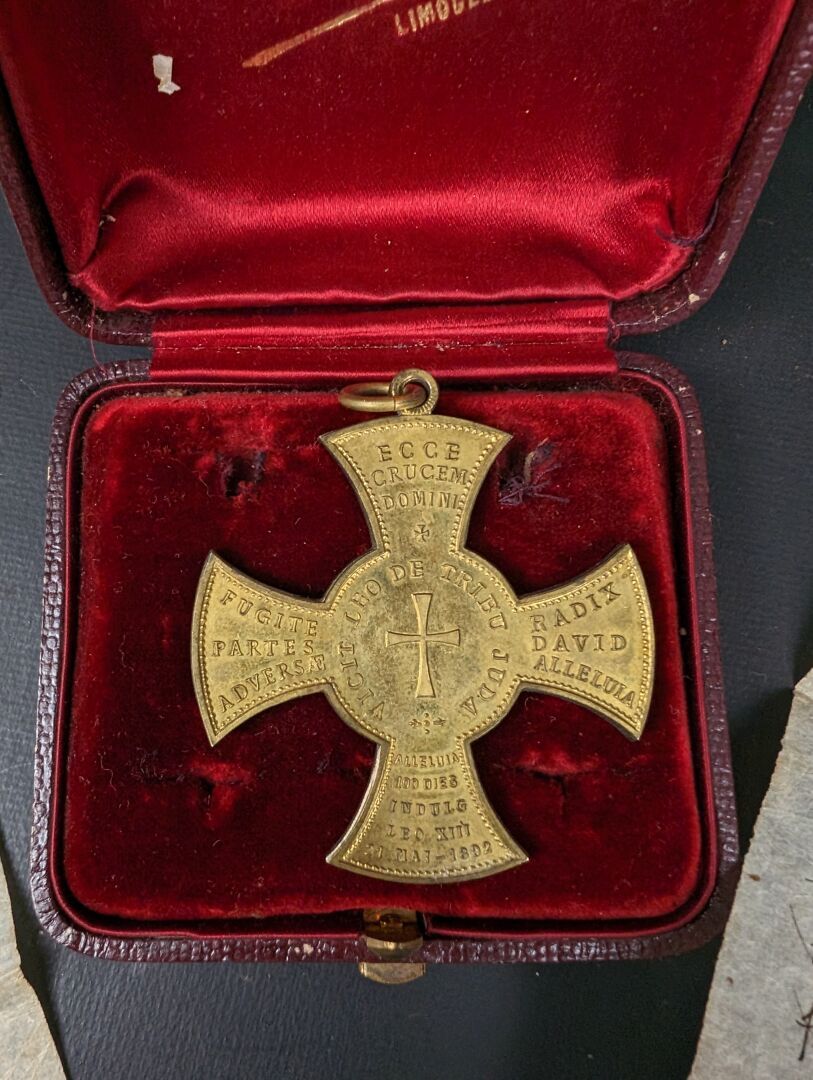 Null Vatican: Croix commémorative de Saint Antoine de Padoue, créée par le Pâpe &hellip;