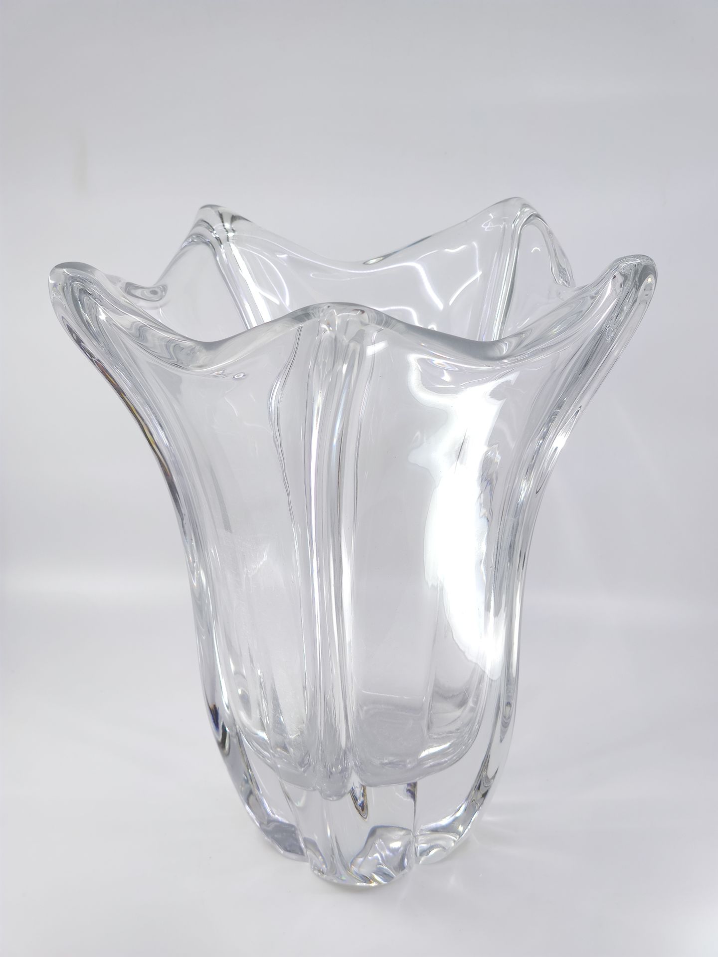 Null DAUM - France

Grand vase corolle en cristal à cinq faces

Marqué au stylet&hellip;
