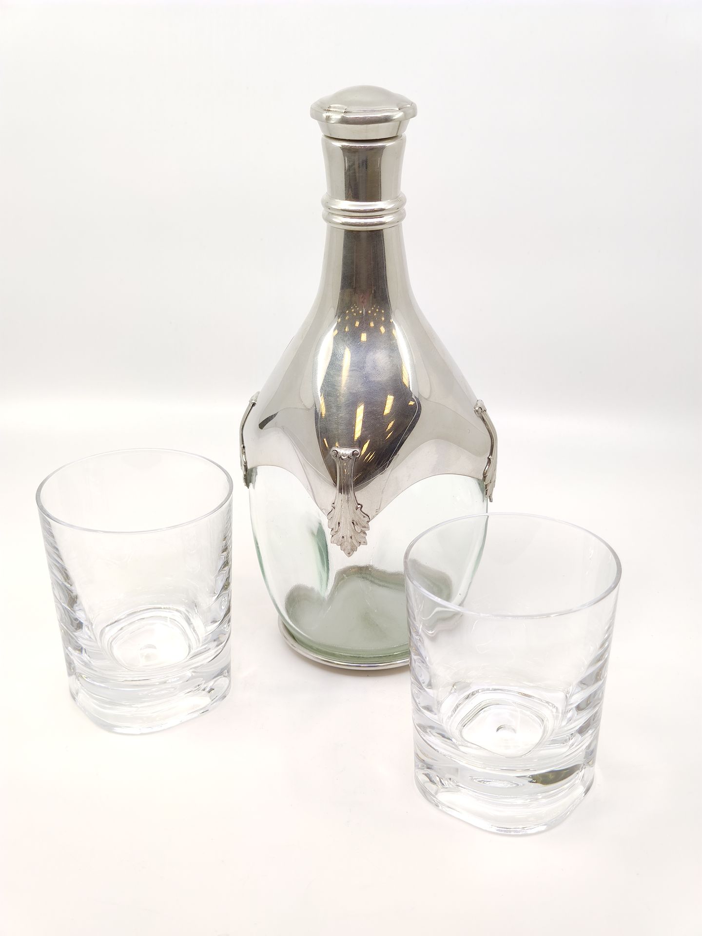 Null SEVRES - France

Six verres à whisky en verre 

On y joint une carafe en ve&hellip;