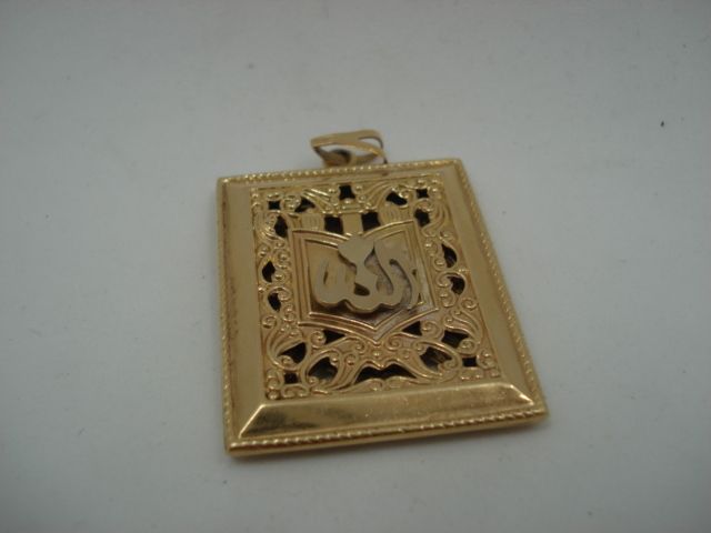 Null 1 Pendentif Or 9,26 g
