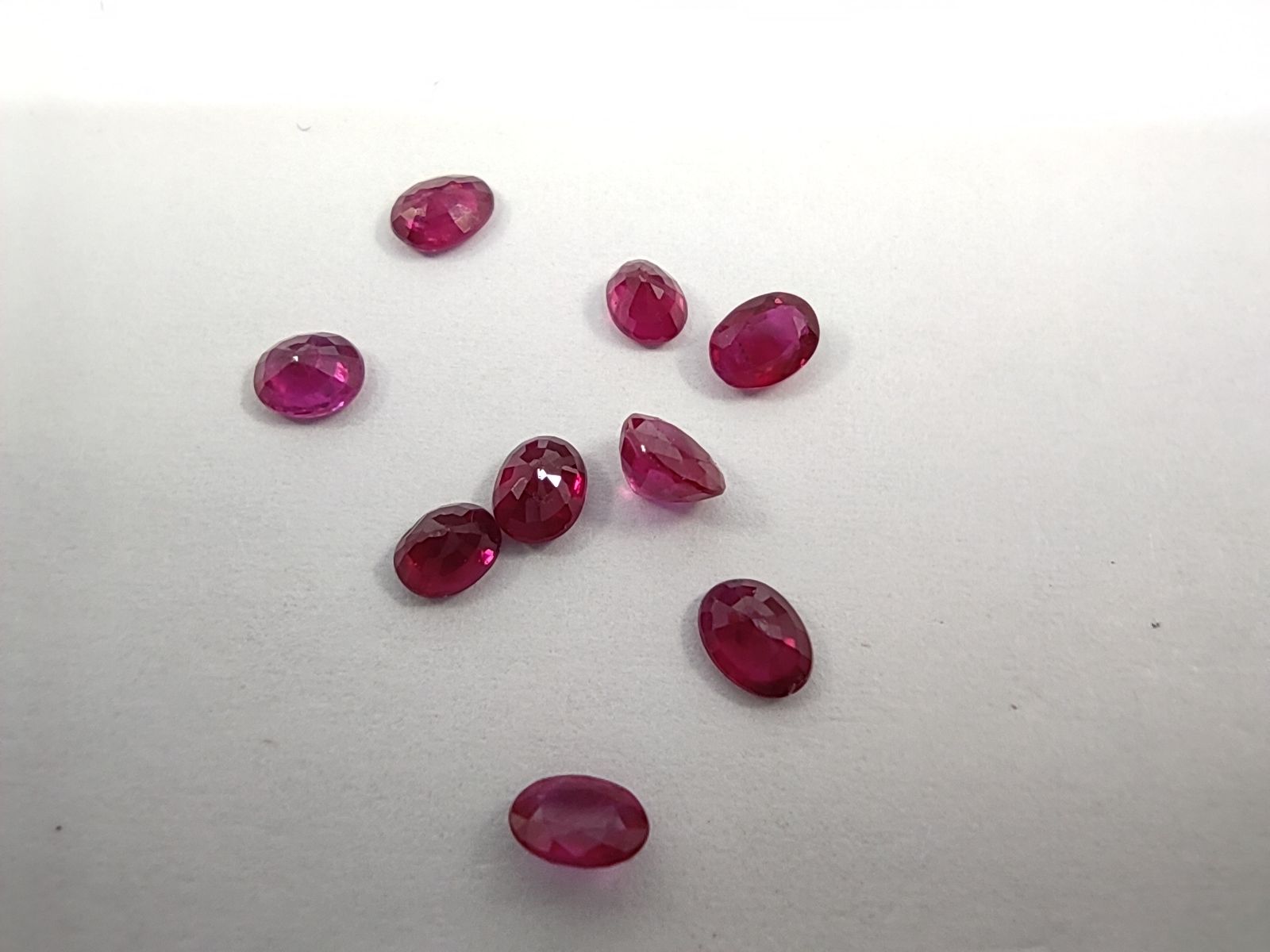 Null NEW Oval Ruby 


Weight : 1,40 ct 


Provenance : Burma