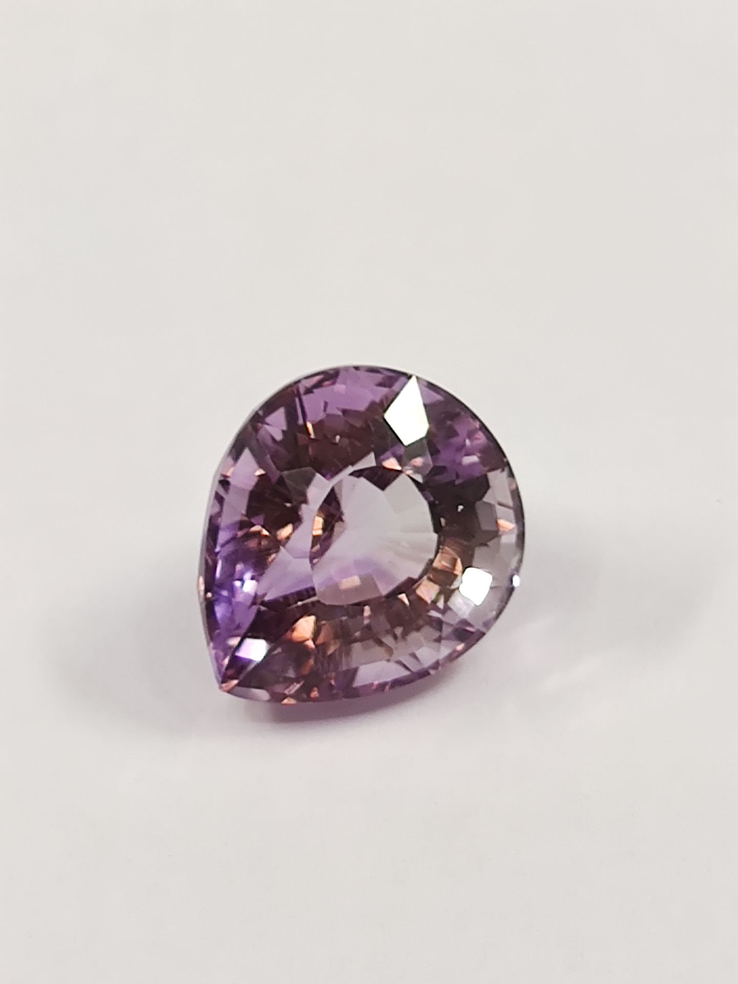 Null AMETHYSTE violette VVS	 poire, Uruguay	, 13,32 carats


Dim : 16,4 x 14