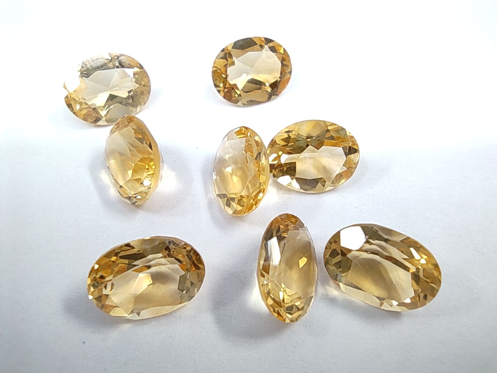 Null EIGHT Oval Citrines 9 x 7 


Weight : 12,37 cts 


Origin : Brazil