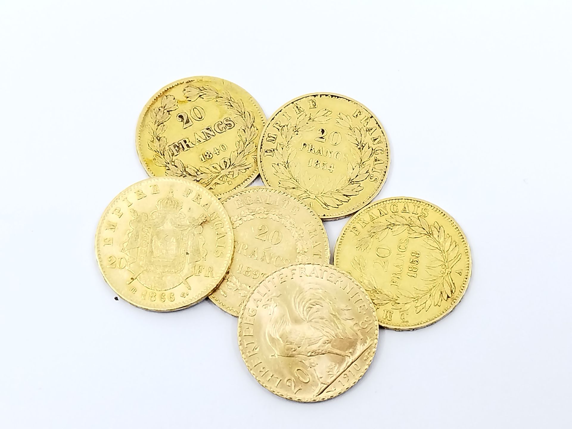 Null 一组六枚金币，包括:

三个拿破仑III 1858/A, 1866/BB, 1854/A

20法郎的金币与公鸡 1910年

20法郎黄金与天才18&hellip;