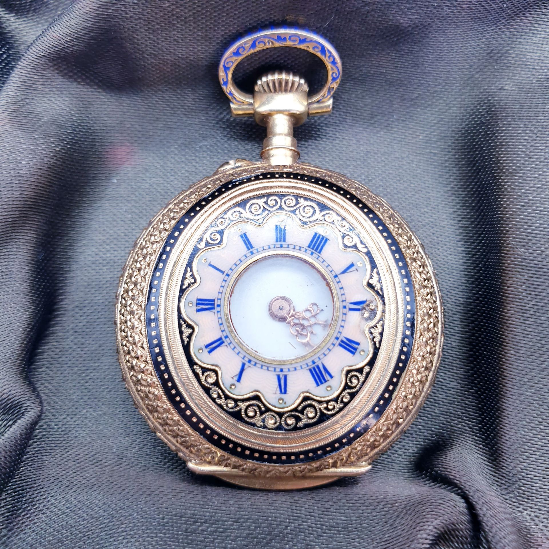 Null FRITZ PIGUET Bachmann Ginebra

Reloj de cuello de oro amarillo 750° con esm&hellip;