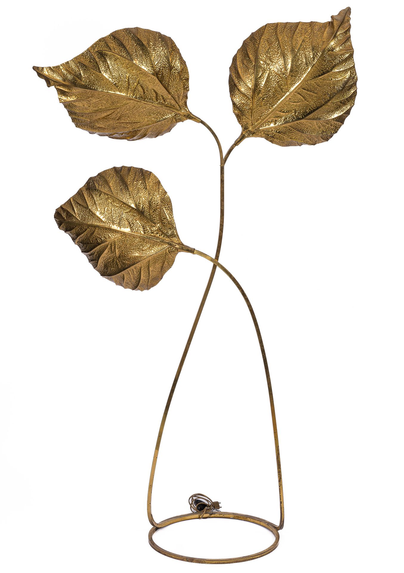 Null TOMMASO BARBI

Lampada in ottone a tre foglie edita da Carlo Giorgi 

Model&hellip;
