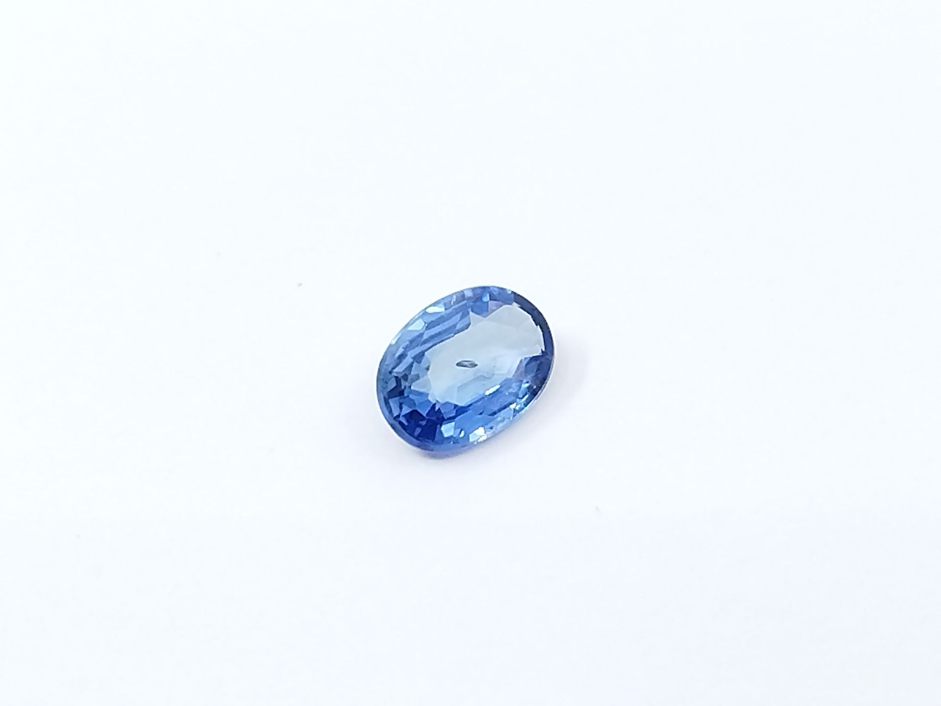 Null SAPHIRE Blue, Ovale, Ceylon, 0,70 Carats, Dim: 6,5 x 4,5