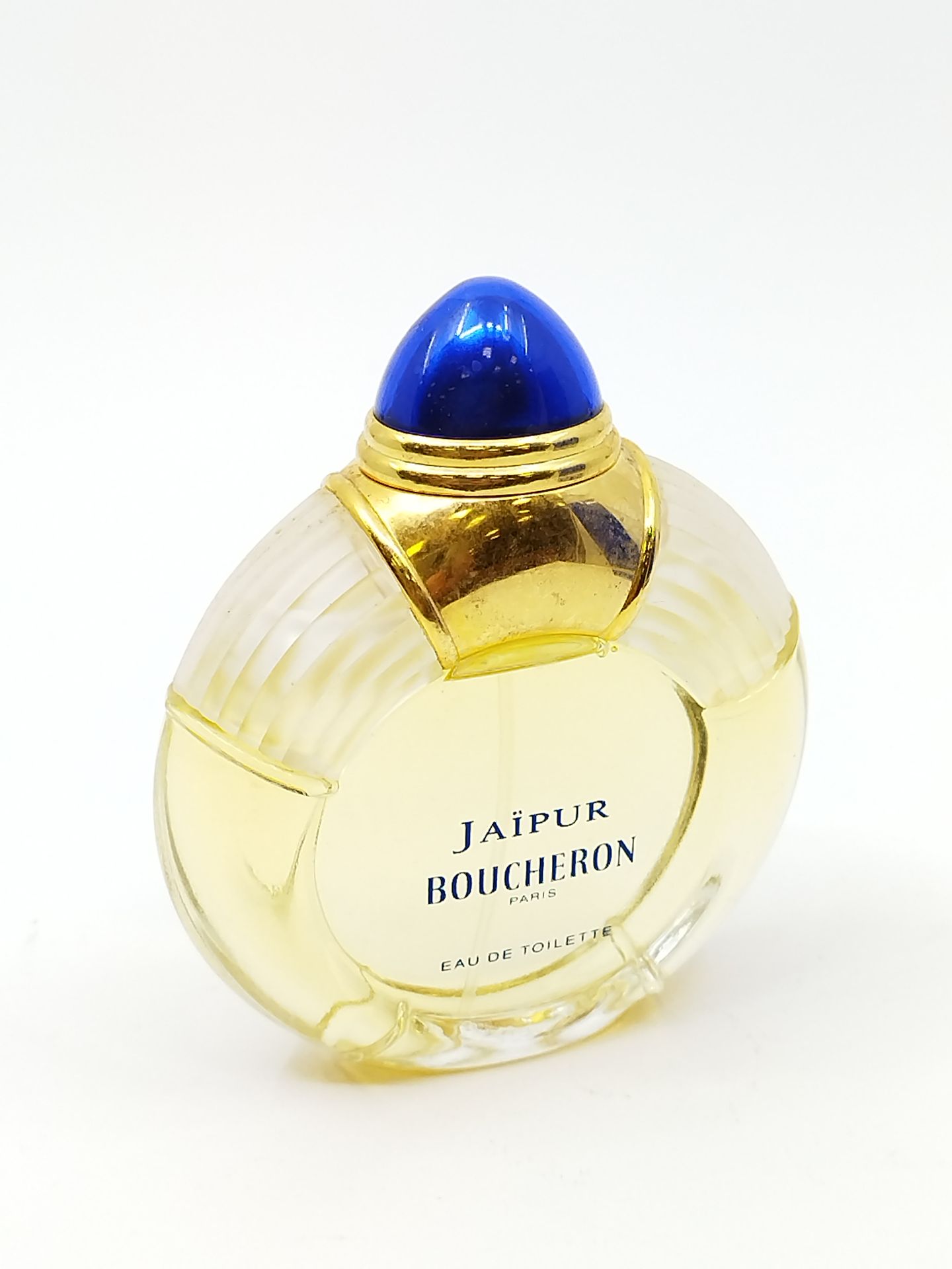 Null BOUCHERON PARIS JAIPUR

两个无色玻璃和锌合金制成的珠宝香水瓶

其中一个代表一个环，在它的情况下
