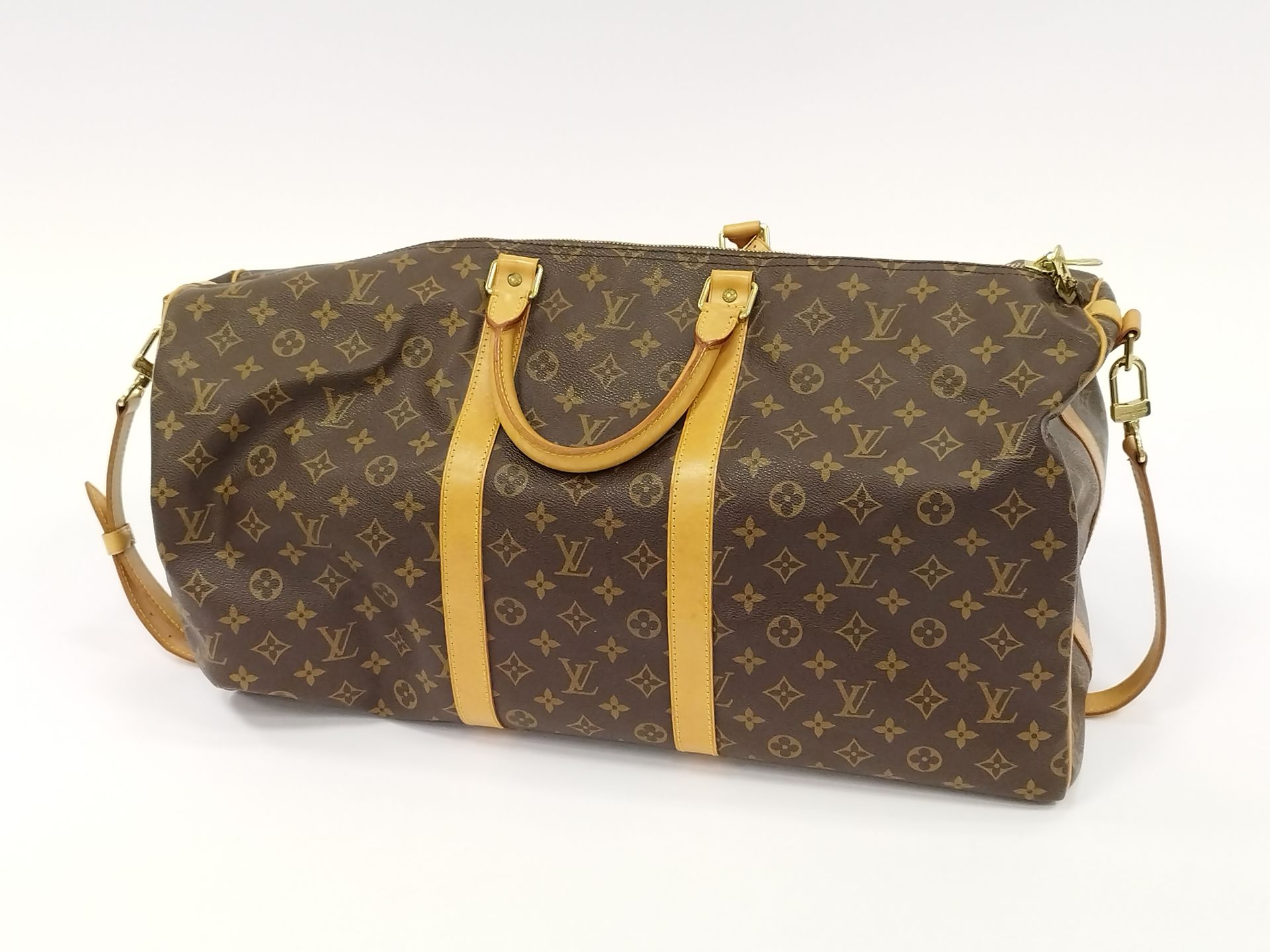 Null LOUIS VUITTON 60

Keepall model

Travel bag in monogrammed canvas and natur&hellip;