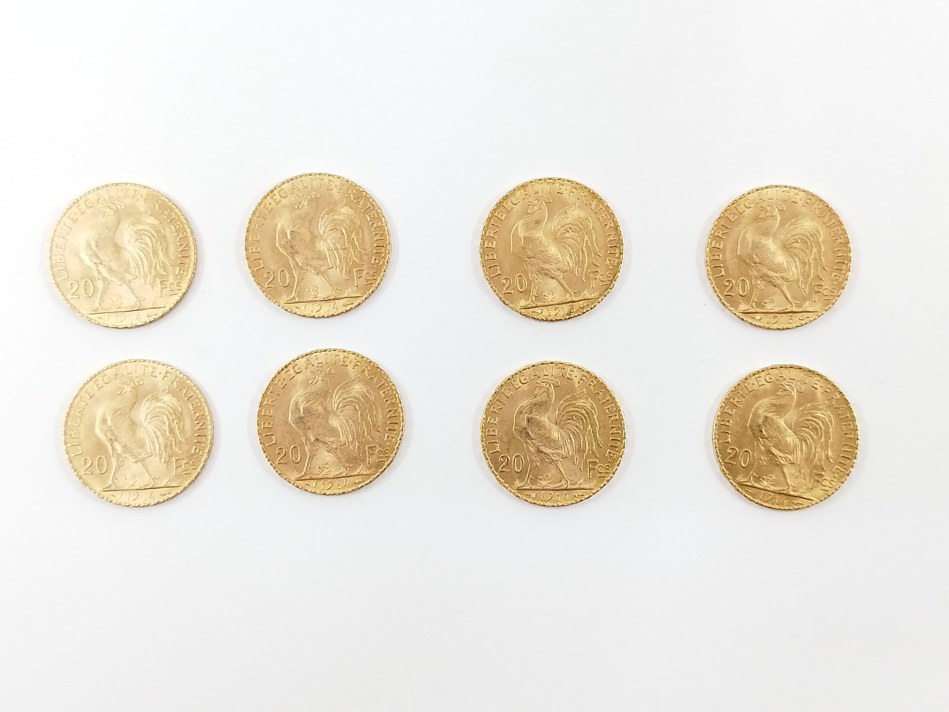 Null LOT VON ACHT 20-Franc-Goldmünzen mit Hahn 

Zwei von 1913

Sechs von 1914

&hellip;