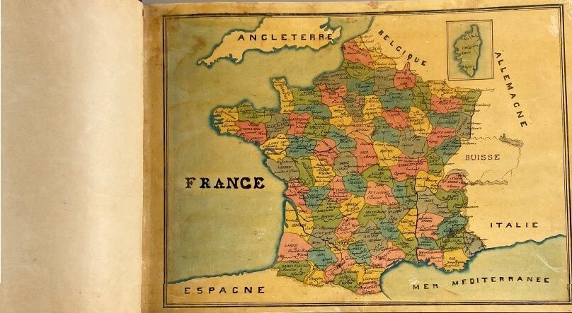 Null ATLAS。法国的古老省份。手稿上有水彩画说明。没有地点，19世纪中期；4开本（220 x 305毫米），92页，精装本。



法国地图集，由一位匿&hellip;