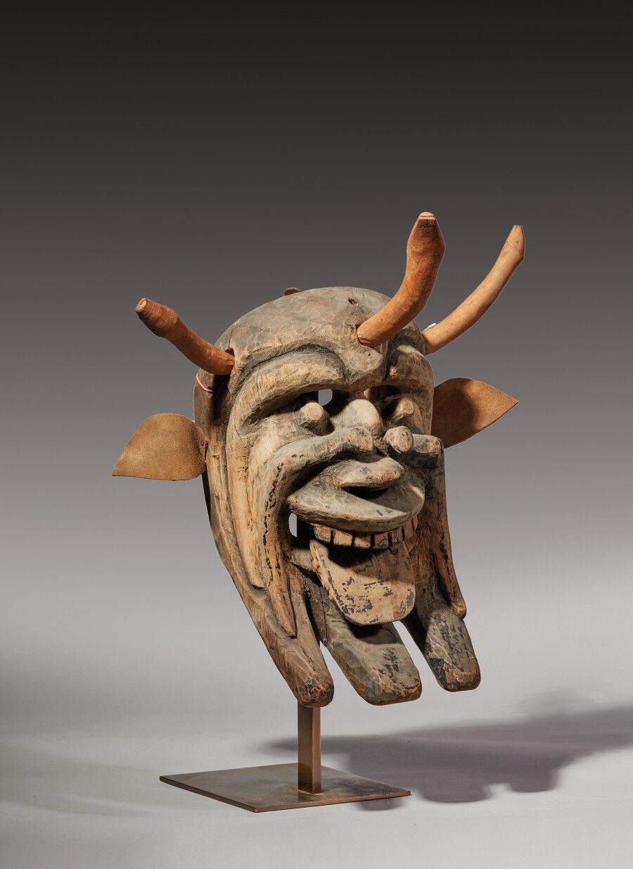 Null Grotesque bearded mask, smiling and sticking his tongue out. Leather ears

&hellip;