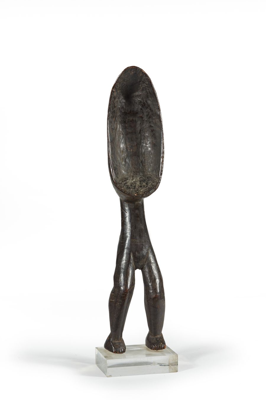 Null 女性拟人化的勺子

带有棕色铜锈的木头，雕刻装饰

象牙海岸

高度：50厘米50厘米高



出处 :

- 卡利斯特画廊，巴黎，1974年



&hellip;