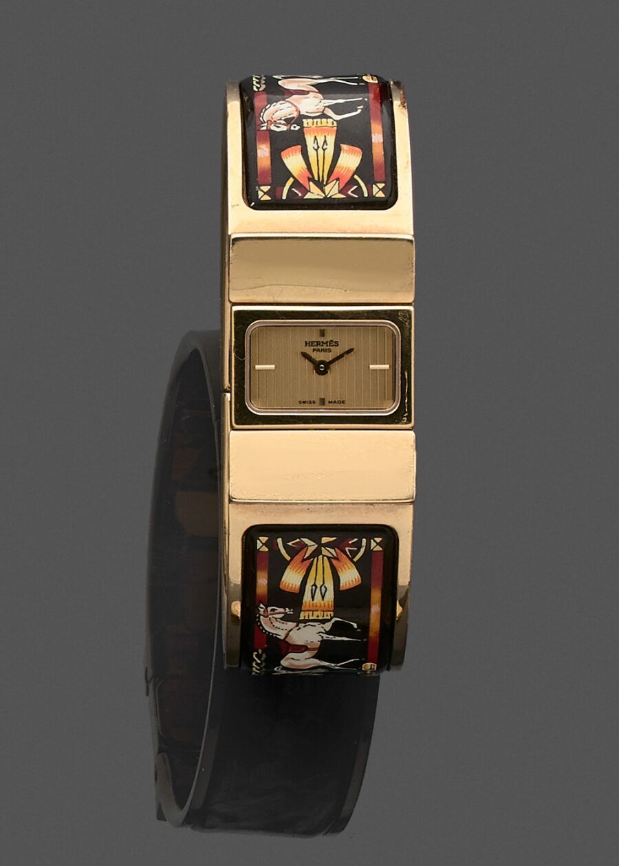 Null HERMÈS, modèle LOQUET

Montre bracelet de dame en métal doré, la montre de &hellip;