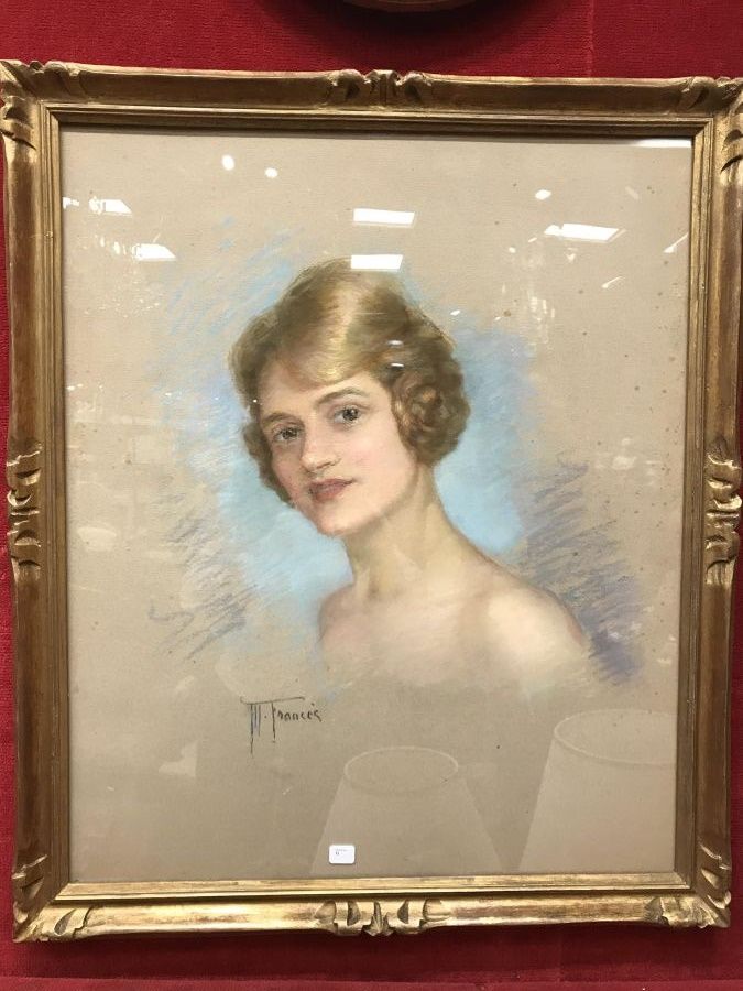 Null École moderne 

Portrait de femme 

Pastel, signé " Frances "

Haut. : 63 c&hellip;