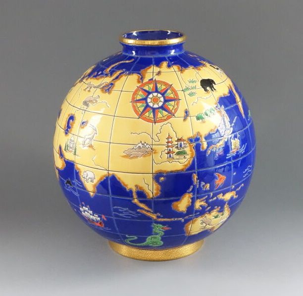 Null LONGWY after Maurice-Paul CHEVALLIER
Vase ball Mappemonde
Numbered 125/150 &hellip;