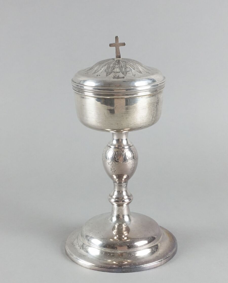 Null Ciborium in silver 950 thousandths and silver plated metal, the foot posing&hellip;
