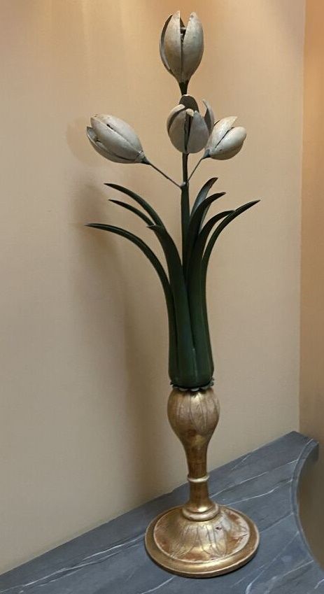 Null Paire de tulipes décoratives en bois polychrome et métal

XXe siècle

(Acci&hellip;
