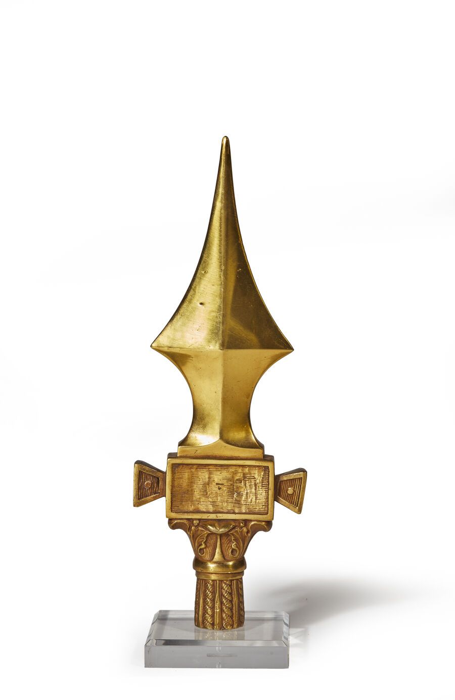 Null Flag point. 
In chased gilt bronze, with median spike. 
The box marked "RF"&hellip;