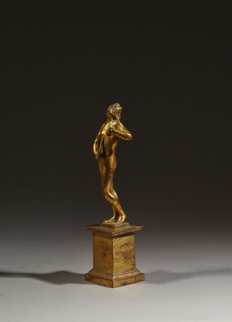 Null École italienne du XVIIe siècle
Lucrèce
Figure en bronze doré 
Porte une ét&hellip;