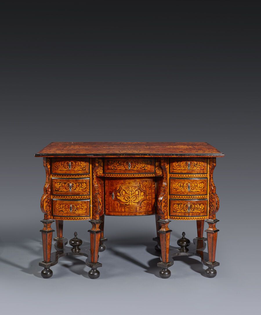 Null Mazarin desk in marquetry, the front opening to seven drawers and a window,&hellip;